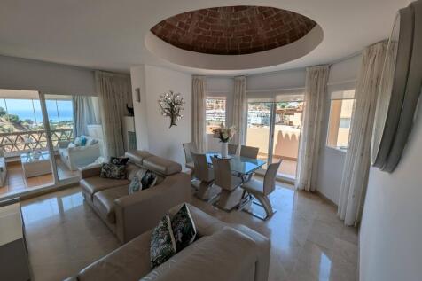 Lounge 1