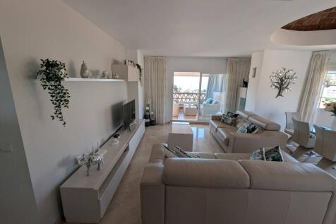 Open plan Lounge