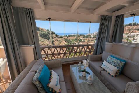 Glass Curtains