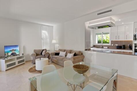 Open plan Lounge