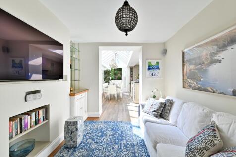 Sitting/Tv Room