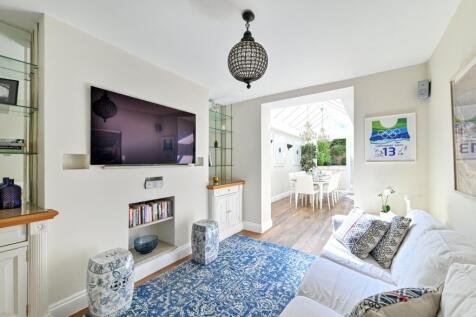 Sitting/TV Room