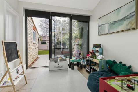 Breakfast/Play Room