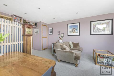 Duel aspect Open Plan Kitchen/Living Space