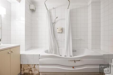 Main bathroom