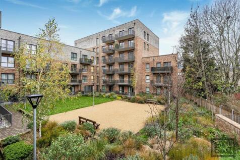 Car Park &amp; Communal Grounds