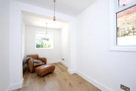 Dining / Bedroom 5