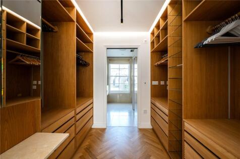 Walk In Wardrobe