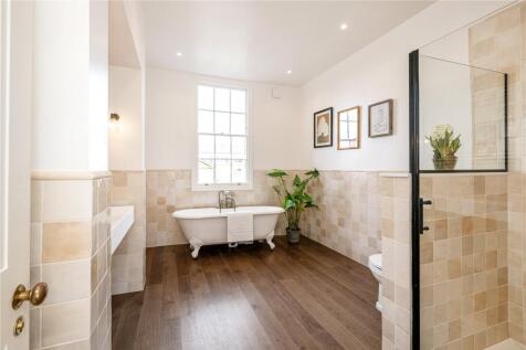 Principal Bathroom
