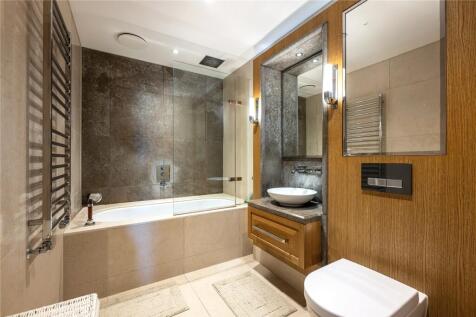 Principal Bathroom