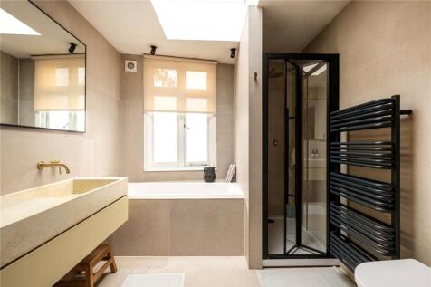 En Suite Bathroom