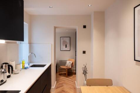 Kitchen/dining space