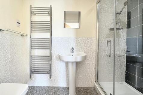 En-suite to Bedroom Two