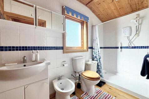 Shower Room (Chalet)