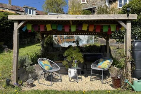 Pergola Seating