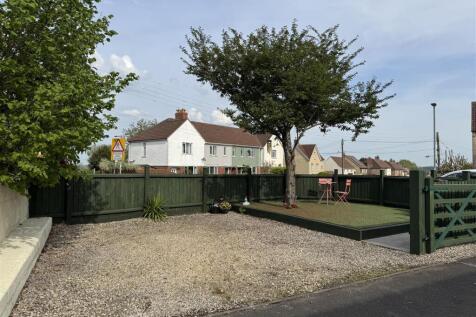 Driveway/Front Garden