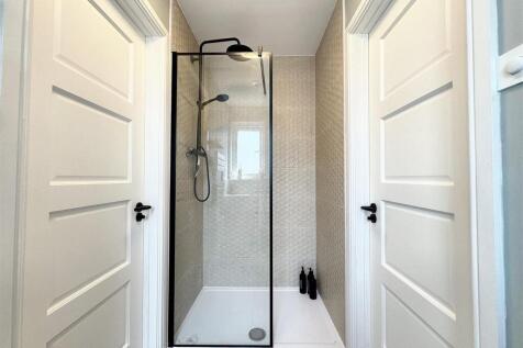 En-suite to B2 &amp; B3