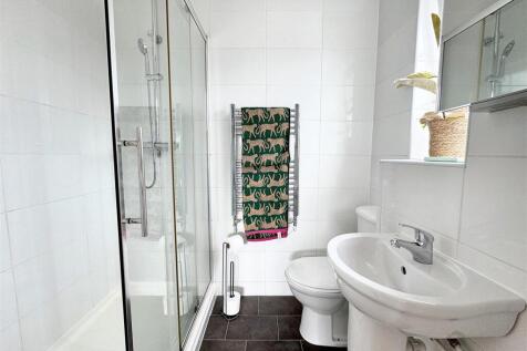 En-suite Bedroom One