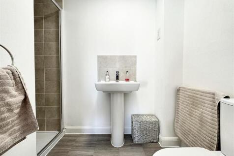 En-suite to Bedroom One