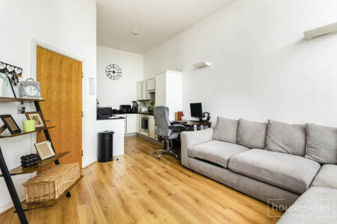 Lounge/ Kitchen