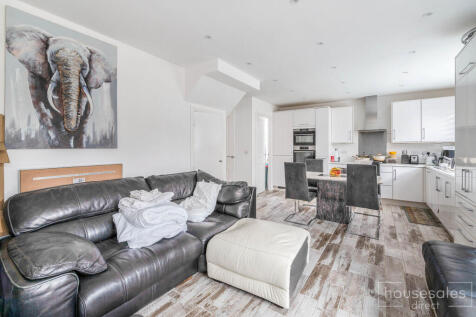 Kitchen/ Dining Room