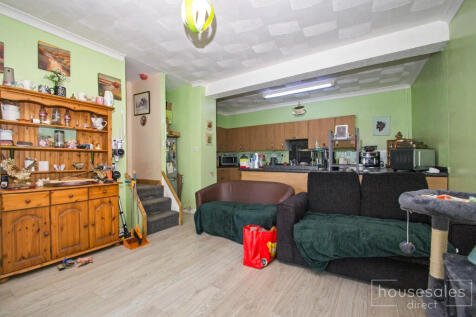 Kitchen/Reception Area