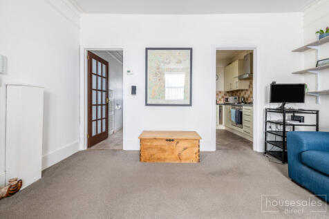 Living Room/ Bedroom