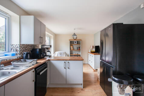 Kitchen/ Breakfast Room