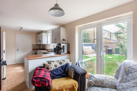 Kitchen/ Breakfast Room
