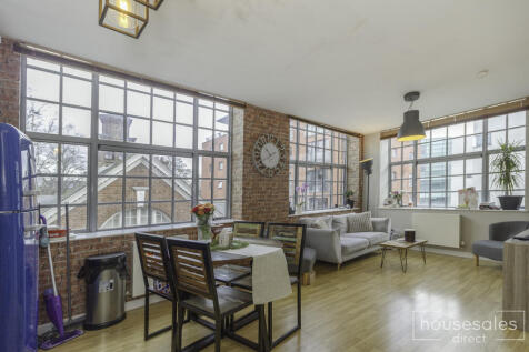 Kitchen Dining Living Area