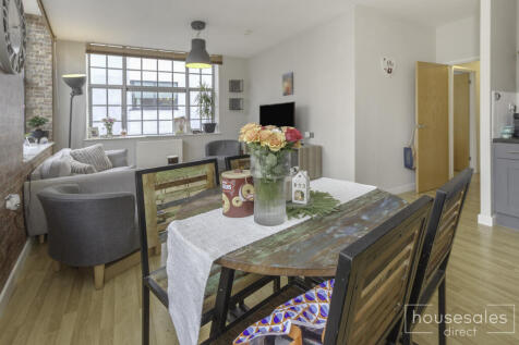 Kitchen Dining Living Area