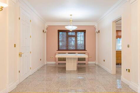 Duplext Flat, Greena