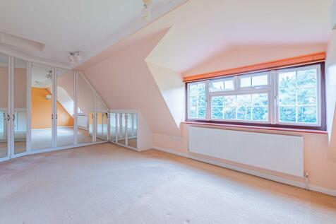 Duplext Flat, Greena