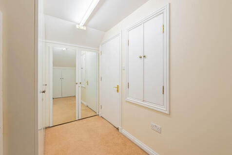 Duplext Flat, Greena