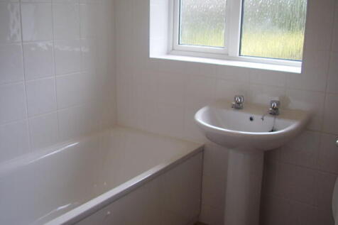 15 Berry Way bathroo