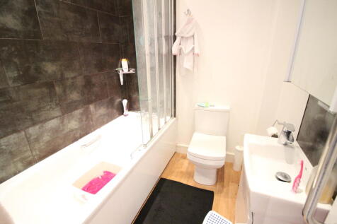 6 Highfield Court (1