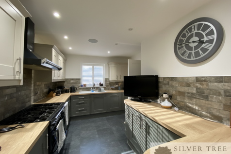 Gemini_Generated_Image_kz5846kz5846kz58 (1)