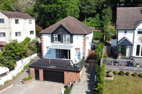 Aerial with balcony
