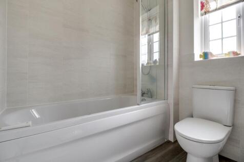 Family-Bathroom-2