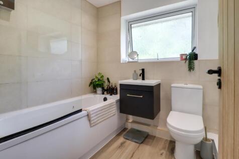 Family-Bathroom-1