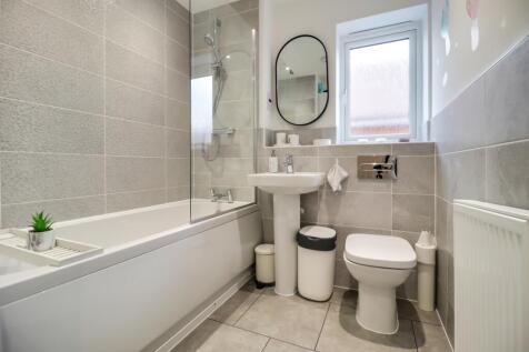 Family-Bathroom-2
