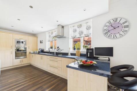 CAM02195G0-PR0092-STILL011