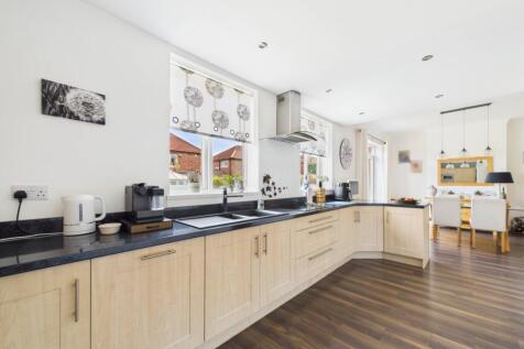 CAM02195G0-PR0092-STILL016