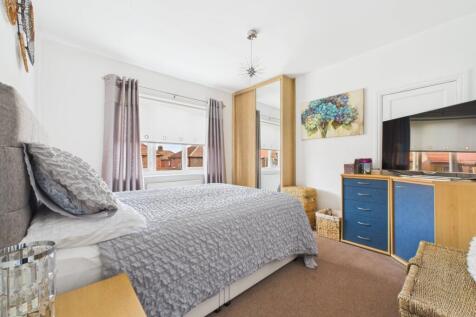 CAM02195G0-PR0092-STILL019