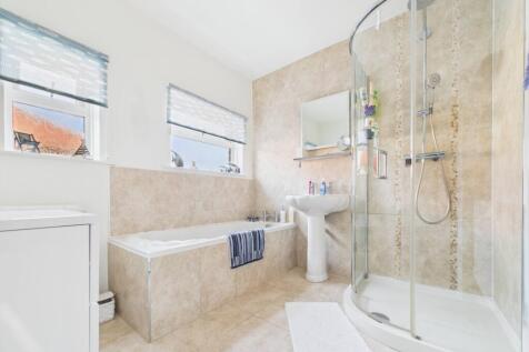 CAM02195G0-PR0092-STILL020