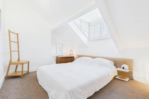 CAM02195G0-PR0091-STILL025 (1)