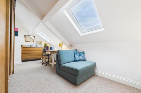 CAM02195G0-PR0091-STILL029