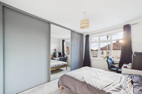 CAM02195G0-PR0093-STILL038