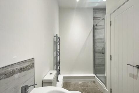 Bathroom-6 (1)