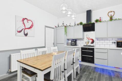 CAM03729G0-PR0174-STILL002